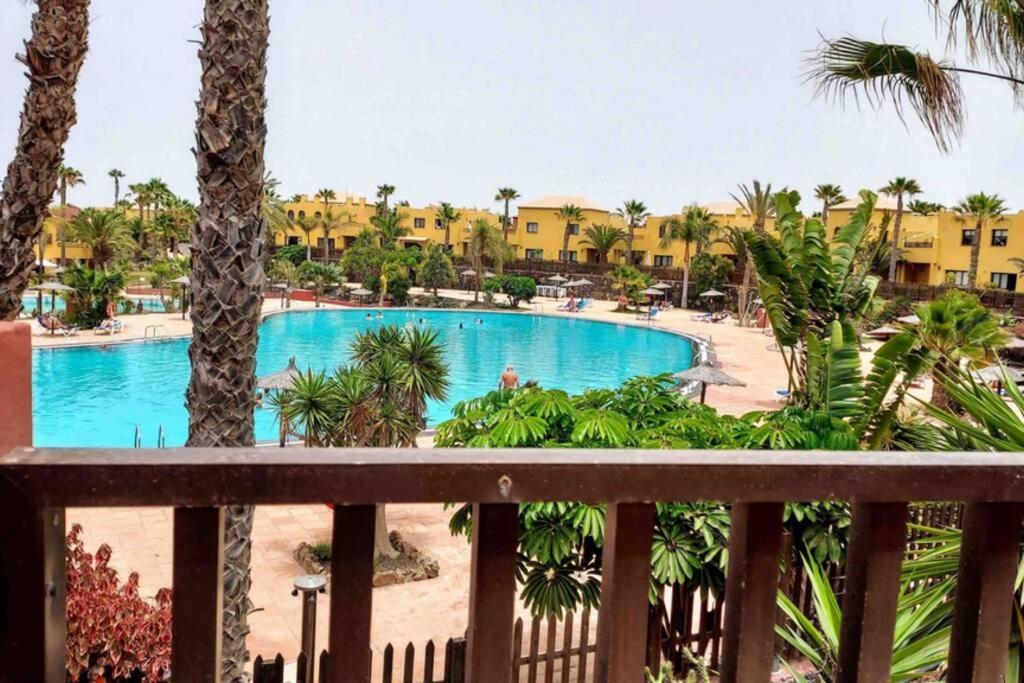 Tamarindo 28, Pool Front,Free Wifi Apartment Corralejo Luaran gambar